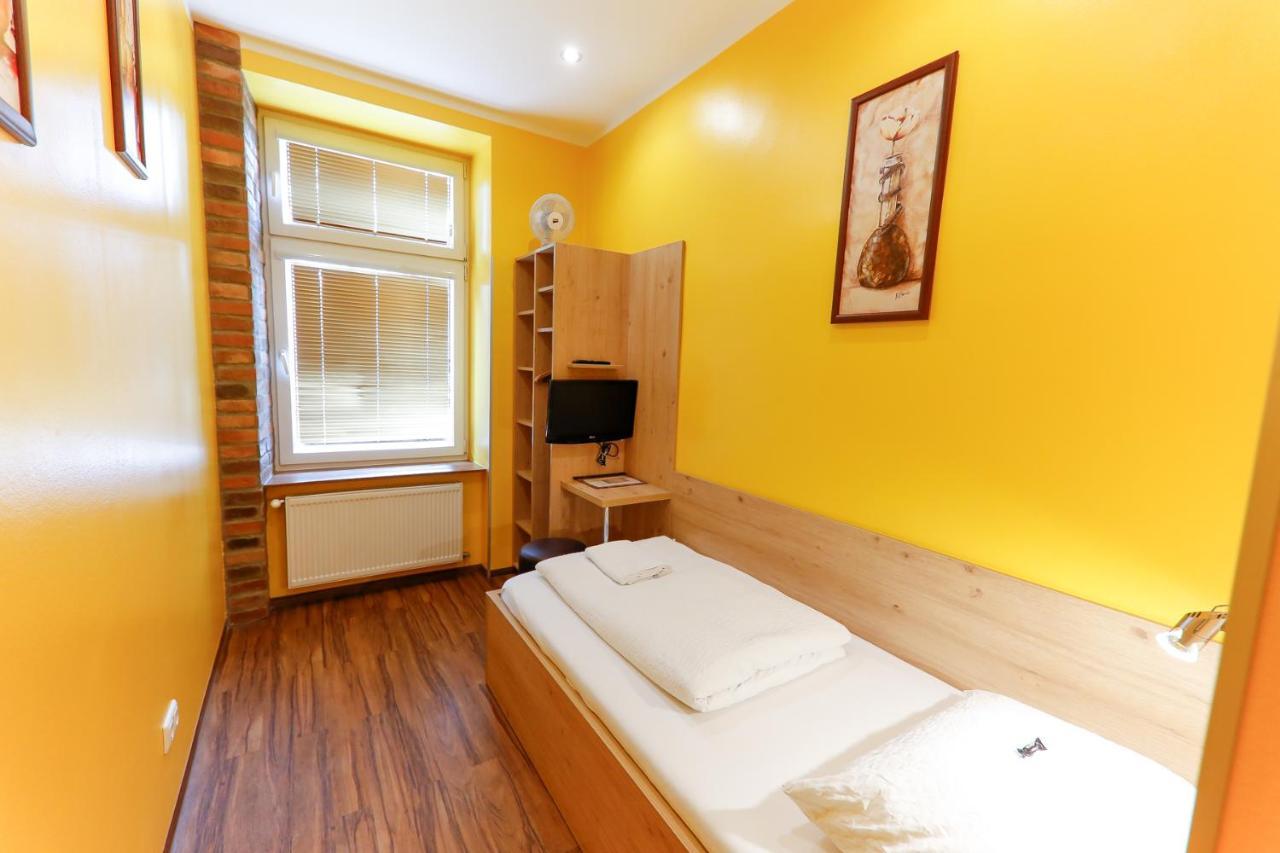 Do Step Inn Home - Hotel & Hostel 维也纳 外观 照片